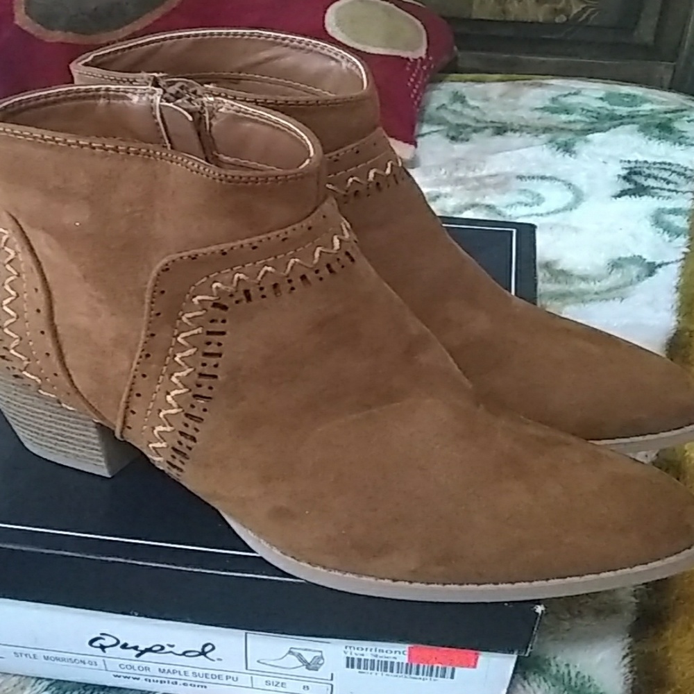 Boots - Picture 2 of 2